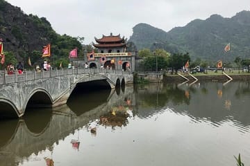 Hoa Lu and Trang An Day Tour from Hanoi with Lunch