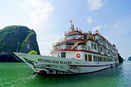 Bai Tu Long Bay Luxury Cruise 2D/1N: Kayaking & Swimming at the pristine places
