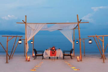 5 Star Luxury – Romantic Dinner on the Beach @ Melati