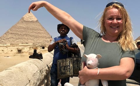 Low- Cost Guiding Tour to Pyramids of Giza & Sphinx