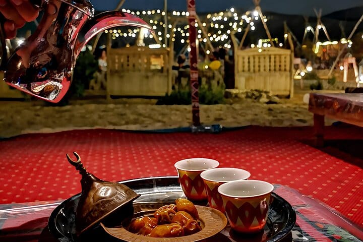 Cairo VIP Night in Giza: Bedouin Dinner, Live Show & Photographer