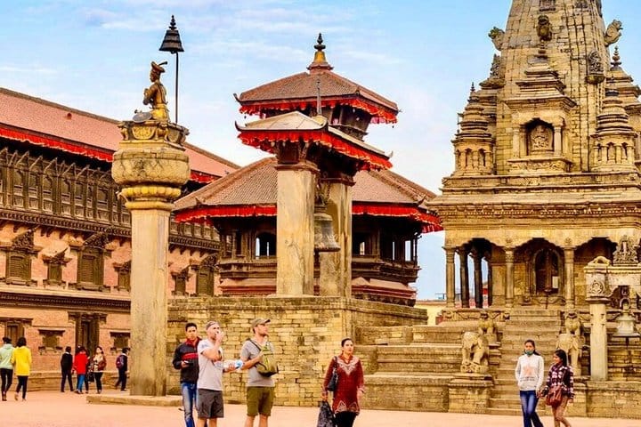 Bhaktapur & Nagarkot Day Tour with Lunch – Private / Group