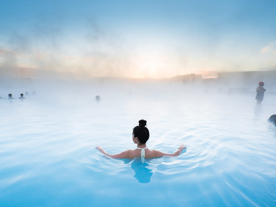 From Reykjavik: Golden Circle & Lagoon Full Day Small Group guided in Chinese冰岛黄金圈+蓝湖温泉中文一日精品团 — Magic Iceland Travel