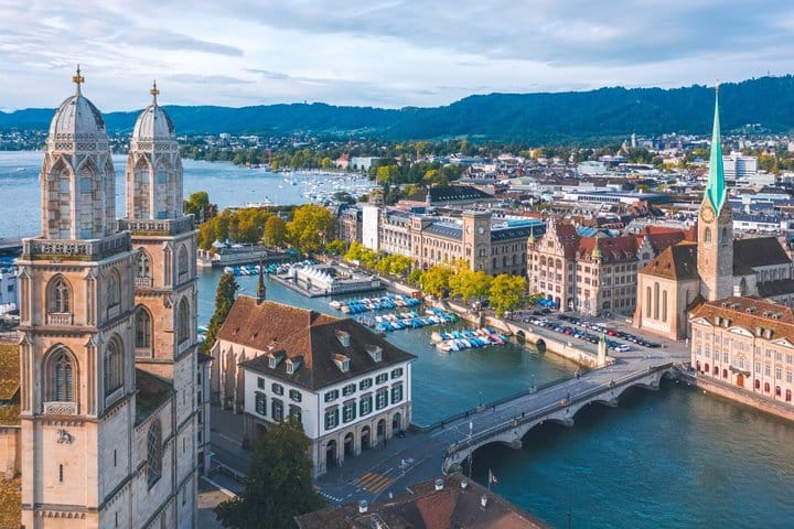 TOP Zurich : Private guided tour with your mobile 2