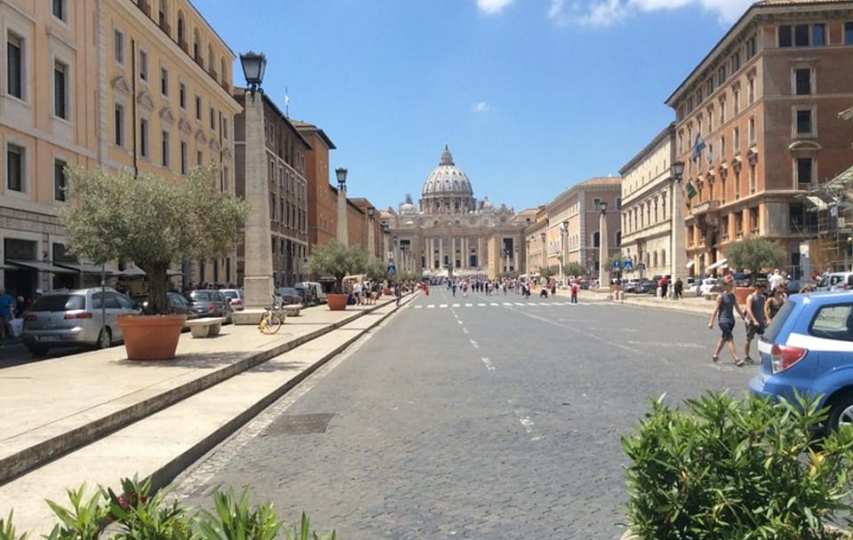 Walking Food Tour of Vatican Museums and Neighborhood