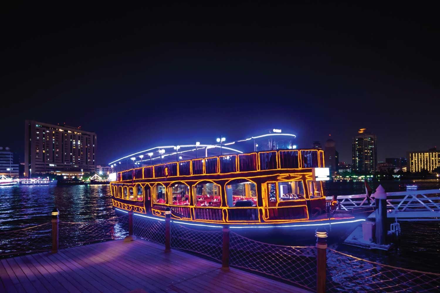 Dubai Museum of Illusions tour & Marina Dhow Cruise with Dinner with Private Roundtrip Transfer