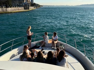 Private Yacht Swimming Tour along Istanbul's Coastline
