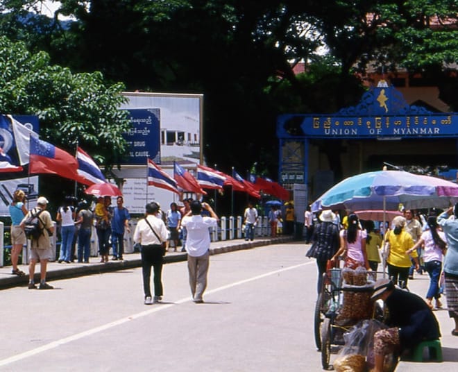 Myanmar Border-Crossing & Mae Khong River Cruise Tour