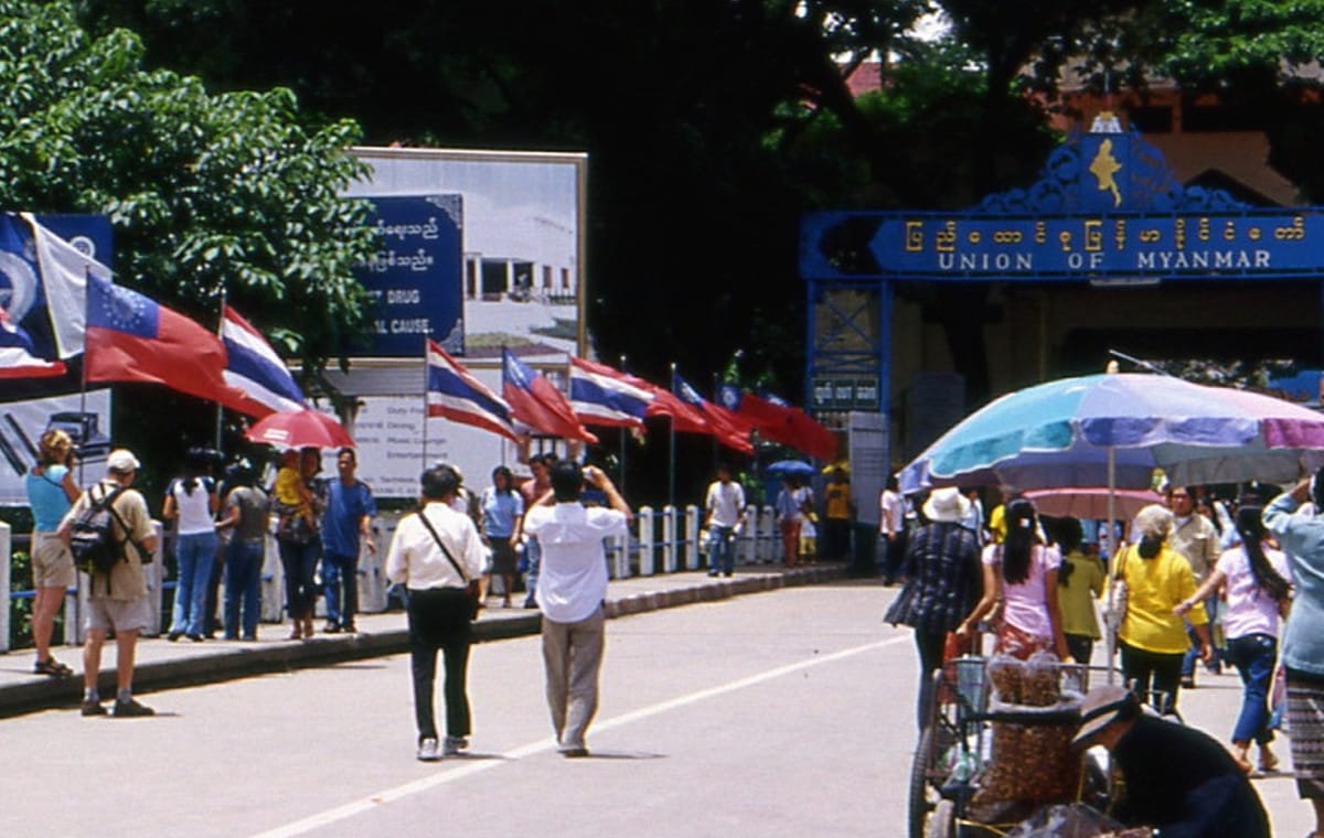 Myanmar Border-Crossing & Mae Khong River Cruise Tour