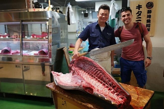 Tsukiji Fish Market: Behind the Scenes & 10 Seafood Tastings 6