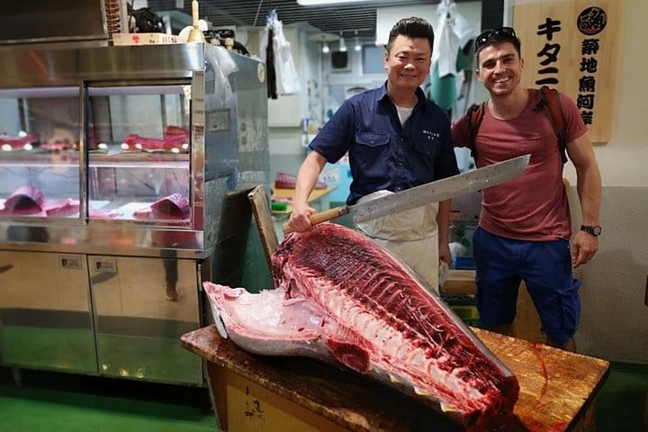 Tsukiji Fish Market: Behind the Scenes & 10 Seafood Tastings 6
