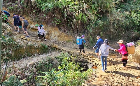 2-Day Sapa Adventure Tour with Fansipan Peak Visit from Hanoi
