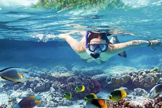 8-Hour Private Yacht Charter Exclusive &amp; Lunch Transfer -Hurghada
