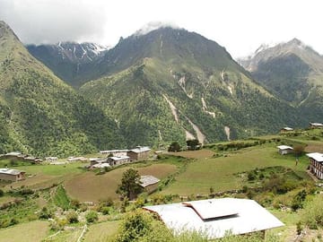 The village of Laya in April