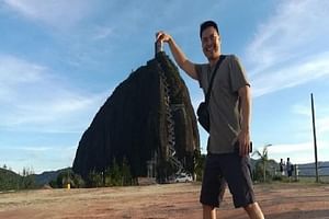 Gold pack PE tour with C13, barrio PE, museum, memory house and Guatape (16 hrs)