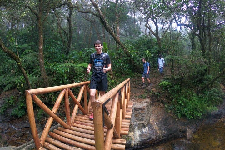 Knuckles Day hiking tour