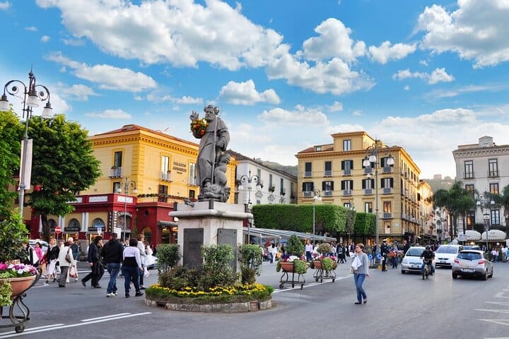 Guided Walking Tour of Sorrento with Limoncello Tasting 10