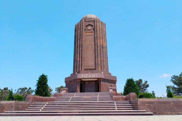 Nizami_Ganjavi_mausoleum_in_Ganja,_Azerbaijan_Ganja_tour