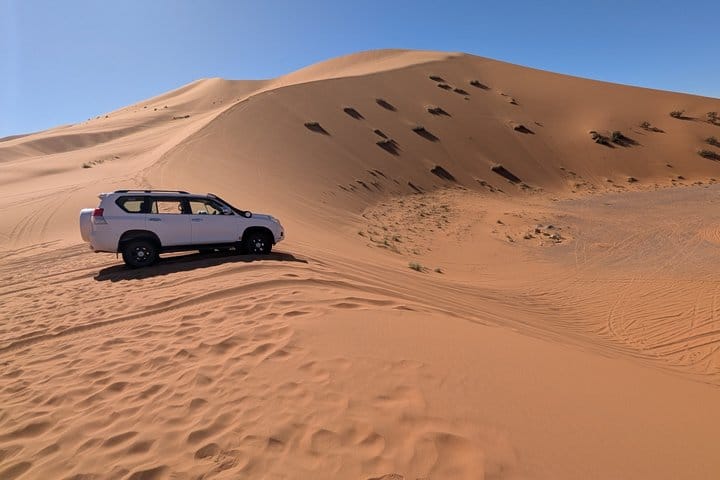 Visit the Nomads Behind the Dunes of Erg Chebbi by 4WD 10
