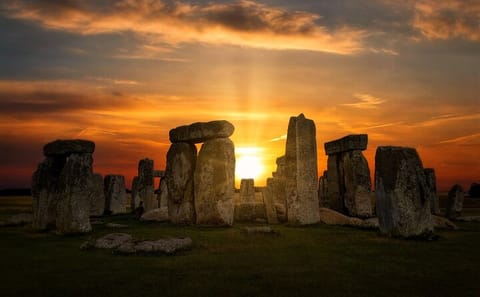 Private Day Trip to Windsor, Stonehenge and Bath from London