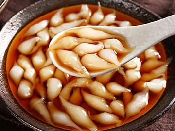 Tasting Local Gourmet Food in Chongqing