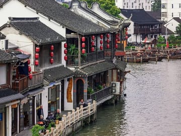 One-Day Shanghai Essence and Water Village Tour