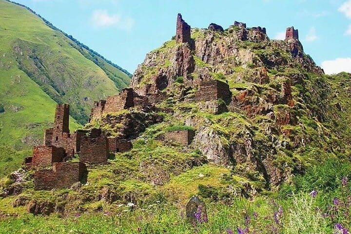 4 Full days in Georgia with private tour, free aiport