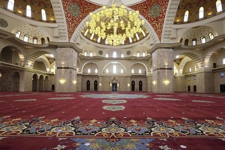 Sheikh Zayed Grand Mosque in Fujairah