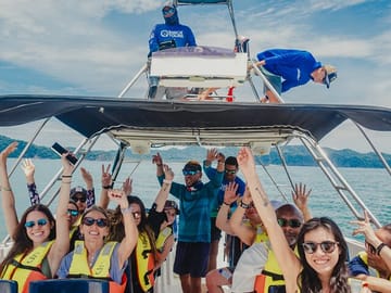 Isla Tortuga Day Trip from Jacó with Lunch Included