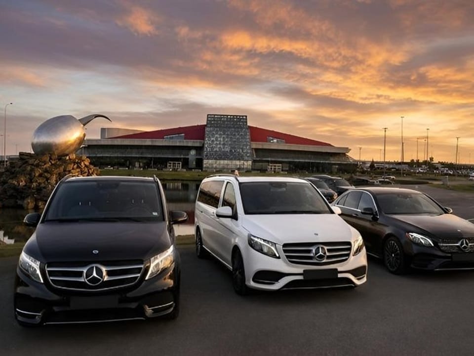 Private Transfer from Keflavik Airport to Reykjavik city — Hyper Taxi