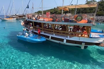 Pirate Boat Tour in Bodrum with Lunch & Fresh Fruit