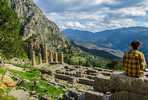 Delphi and Monastery of Hosios Loukas family day tour