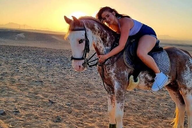 2 Hours Desert Horse Riding Adventure with Transfer - Marsa Alam