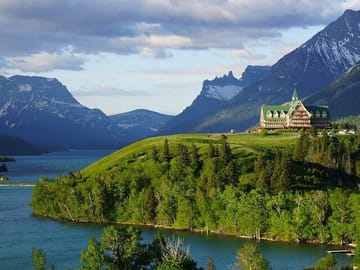 Day Tour to Waterton National Park from Calgary