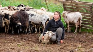 Arzana: Day with a shepherd with lunch in a farm