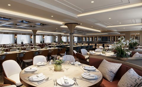Halong Bay 1-Day Luxury Tour with Pool & Buffet Lunch from Hanoi