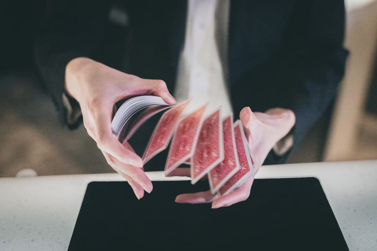 Close-Up Magic Show & Signature Cocktails in Tokyo 9