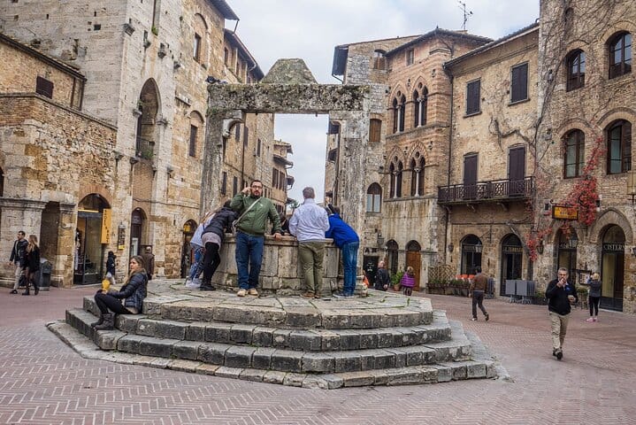 PRIVATE Full-Day Tour of San Gimignano and Volterra 5
