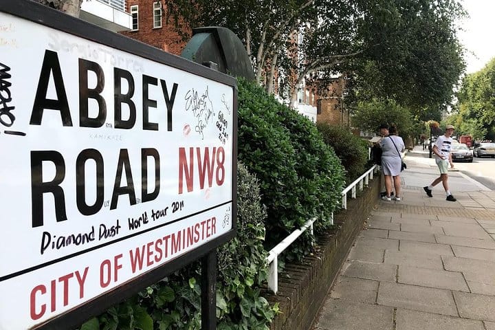 Half Day Traditional Private London Tour by Walking & Public Transportation 6
