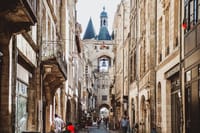 Bordeaux Private Walking Tour With A Professional Guide 2