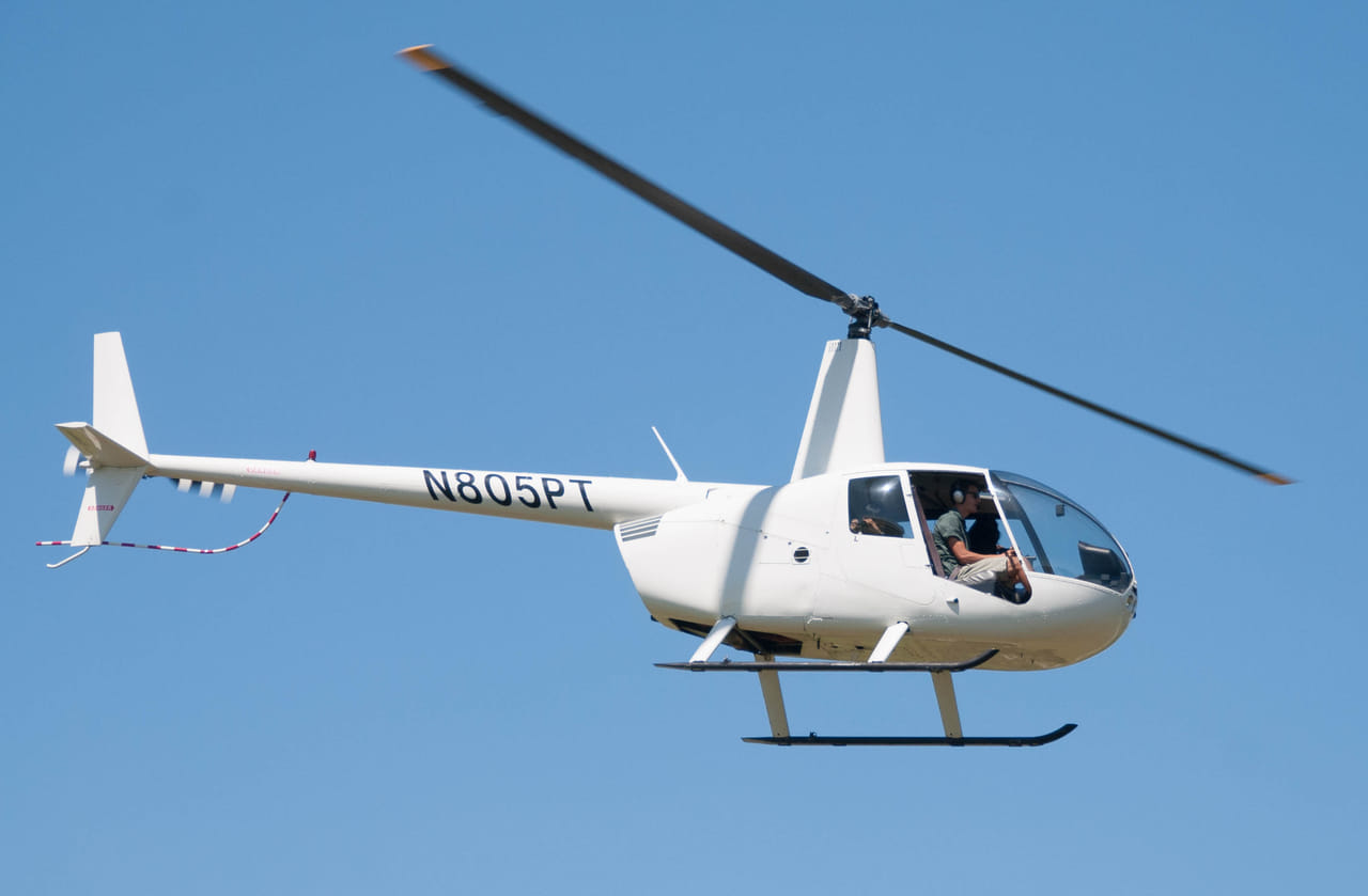 Robinson Helicopter Introductory Flight Lessons R44 Lesson + 2 Passengers - 30 minutes 9