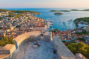 Group Speedboat Tour from Makarska: Golden Horn, Bol, Hvar and Paklinski Islands