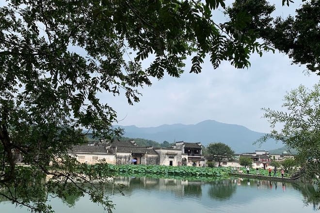 Full-Day Private Tour of Hongcun and Xidi Village with Pick Up photo 4