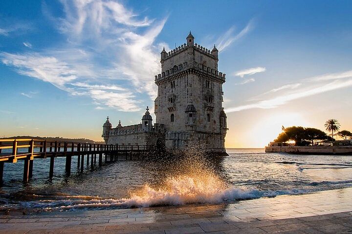 Iconic Lisbon Tour: Discover Historic Monuments and Taste Pastéis de Belém