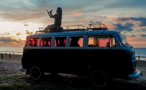 Sunset Picnic Tour at Tanah Lot Temple in Bali