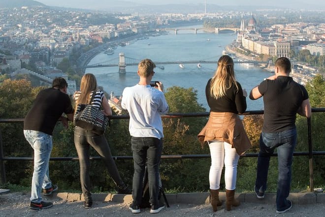 Budapest Grand City Tour with Parliament Visit 4