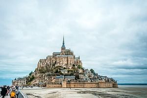 Mont Saint Michel D Day Omaha Beach Private VIP Tour with Champagne from Paris