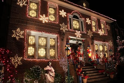 Dyker Heights Brooklyn Christmas Lights Tour