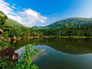 Sanya: Yanoda Tropical Rainforest & Glass Skywalk Day Tour