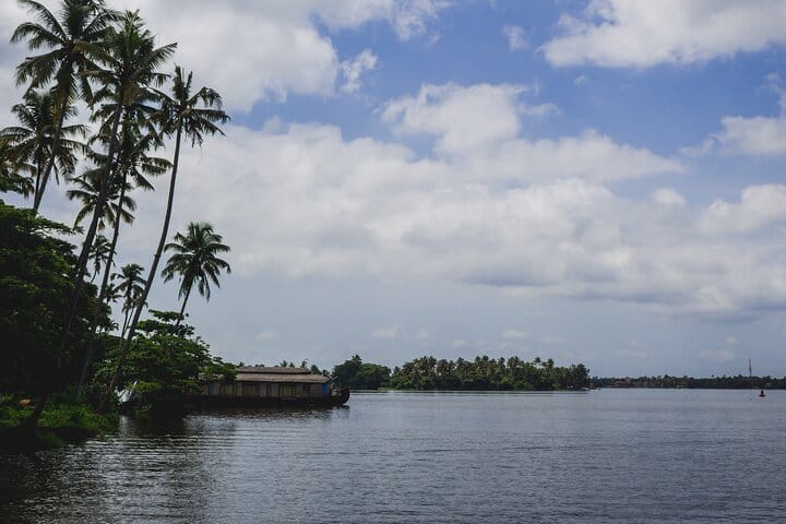Kanyakumari &amp; Poovar Lake Tour - Chuttibaaz